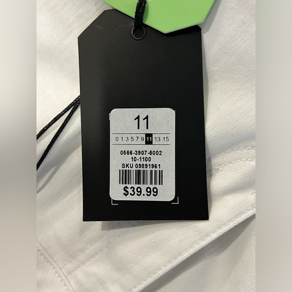 Women’s white jeans - Picture 4 of 4